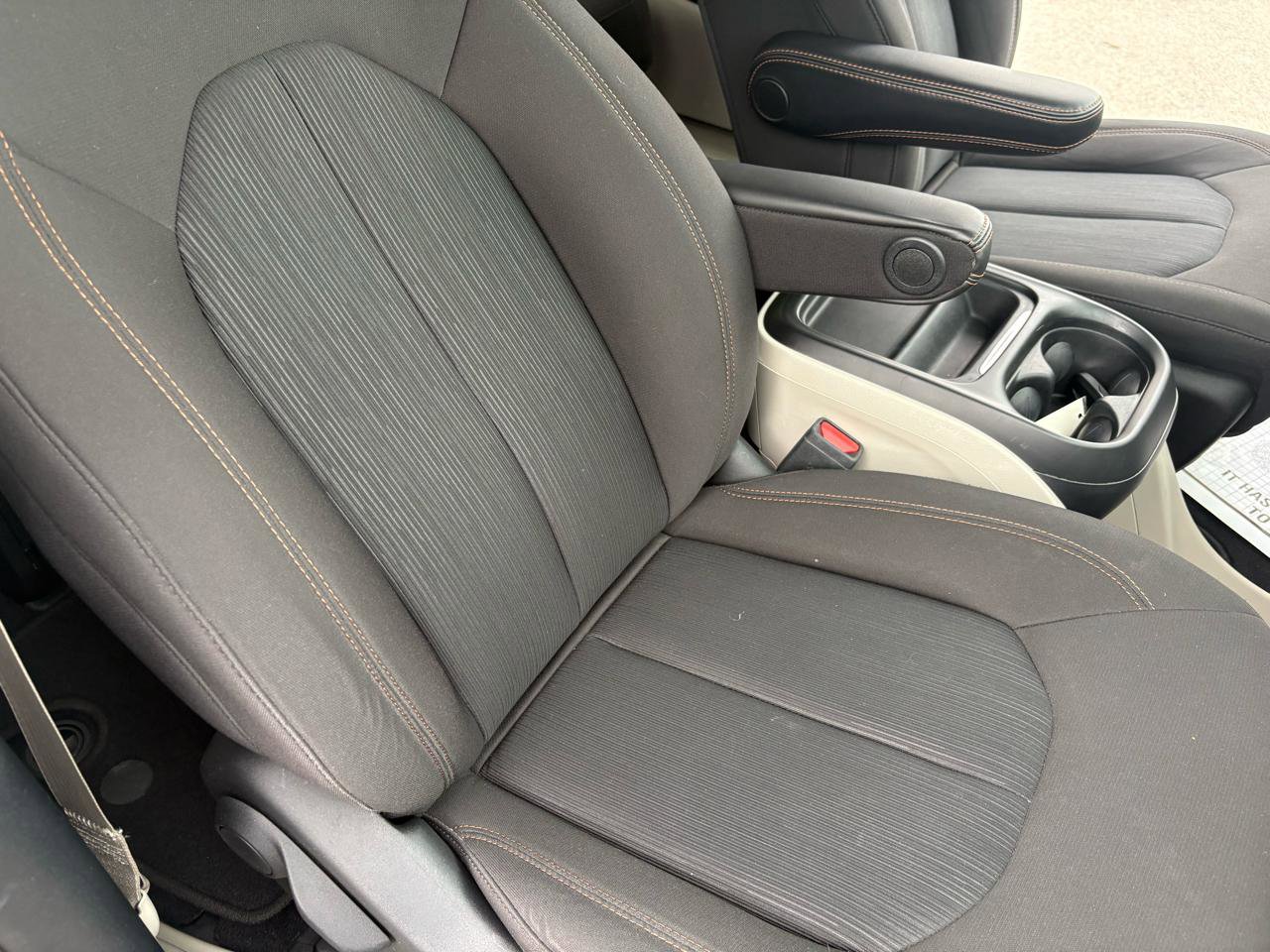 Used 2020 Chrysler Pacifica Touring w/ Advanced Safetytec Group FWD image 39