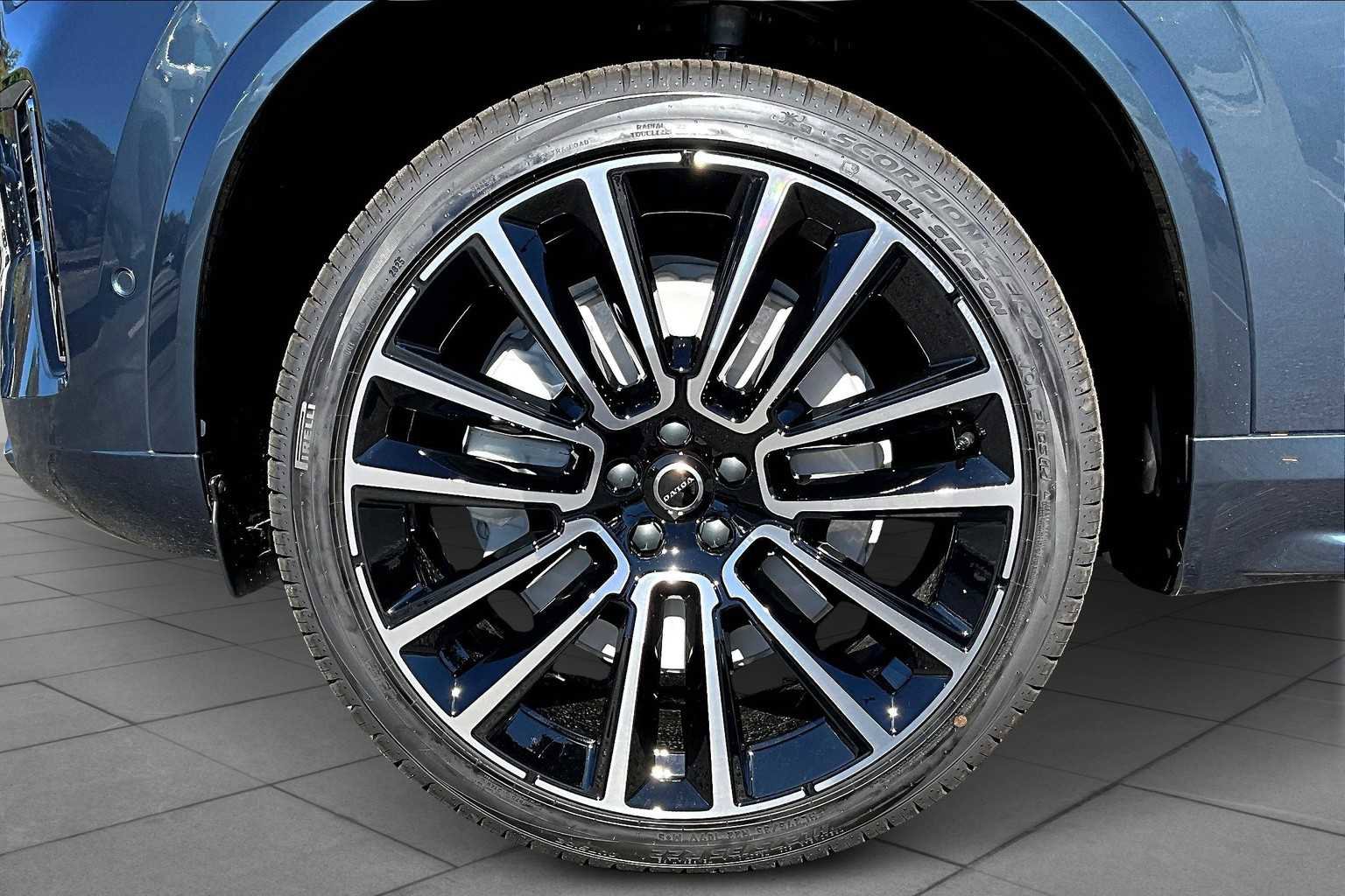 New 2026 Volvo XC90 B6 Plus w/ Protection Package Premier AWD/4WD image 16