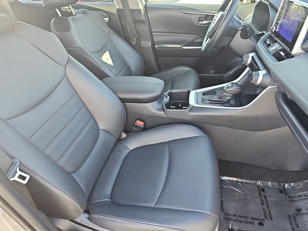 Used 2023 Toyota RAV4 XLE Premium image 12