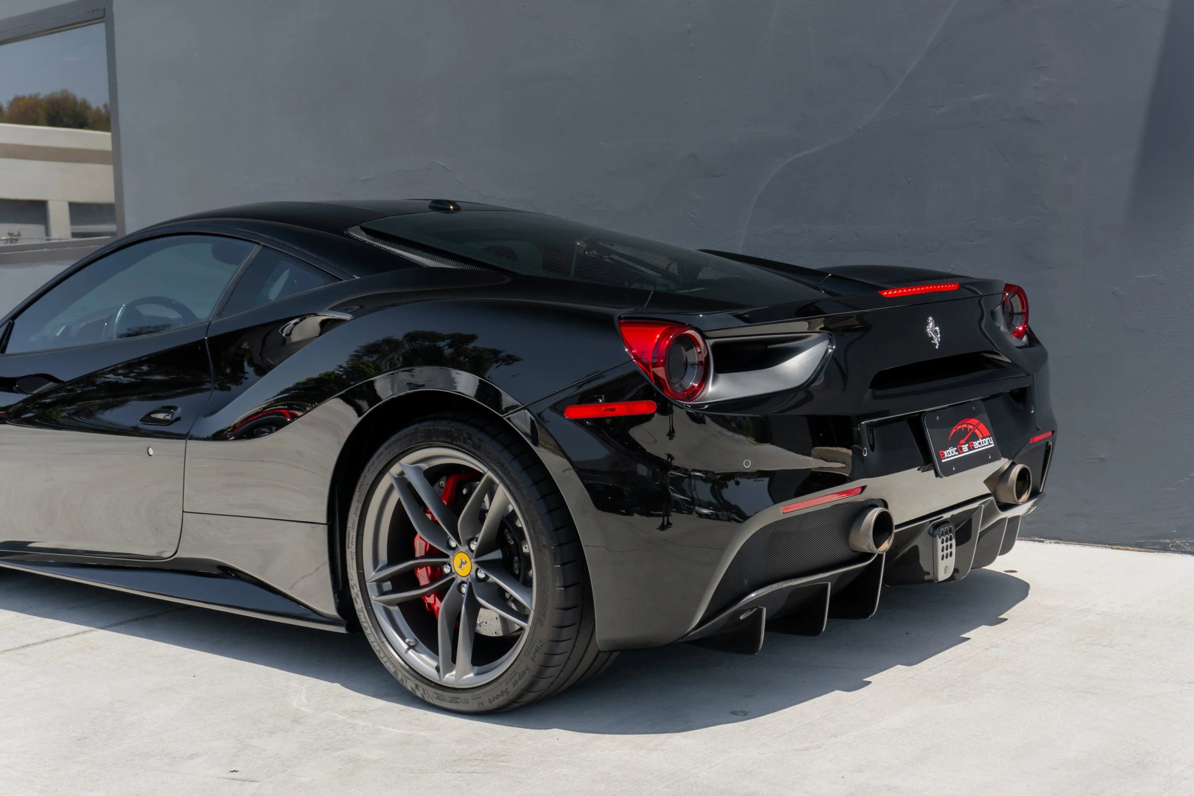 Used 2018 Ferrari 488 GTB RWD image 22