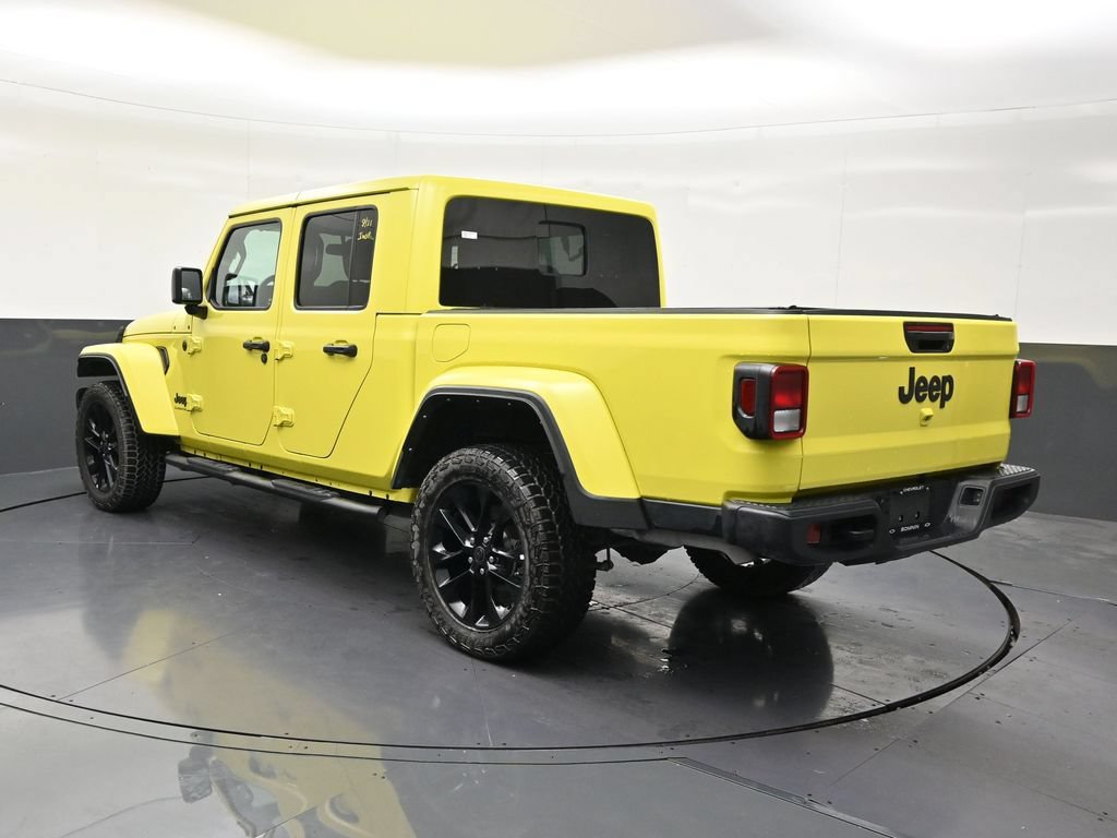 Used 2024 Jeep Gladiator Sport AWD/4WD image 3