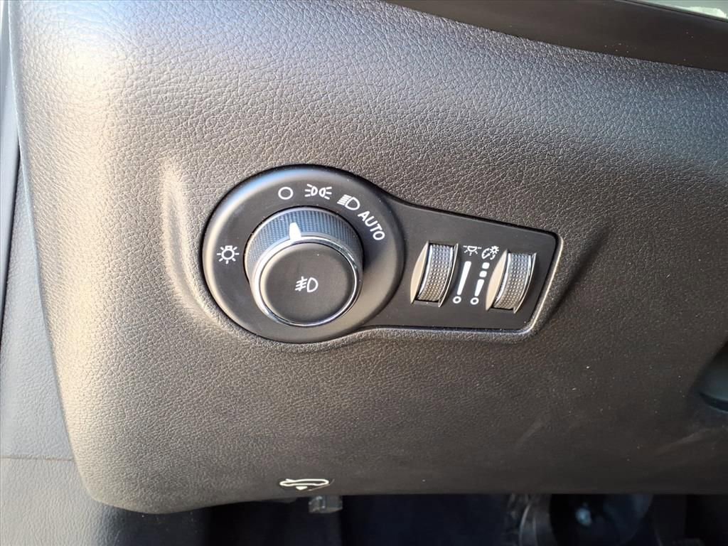 Used 2022 Jeep Compass Latitude image 30