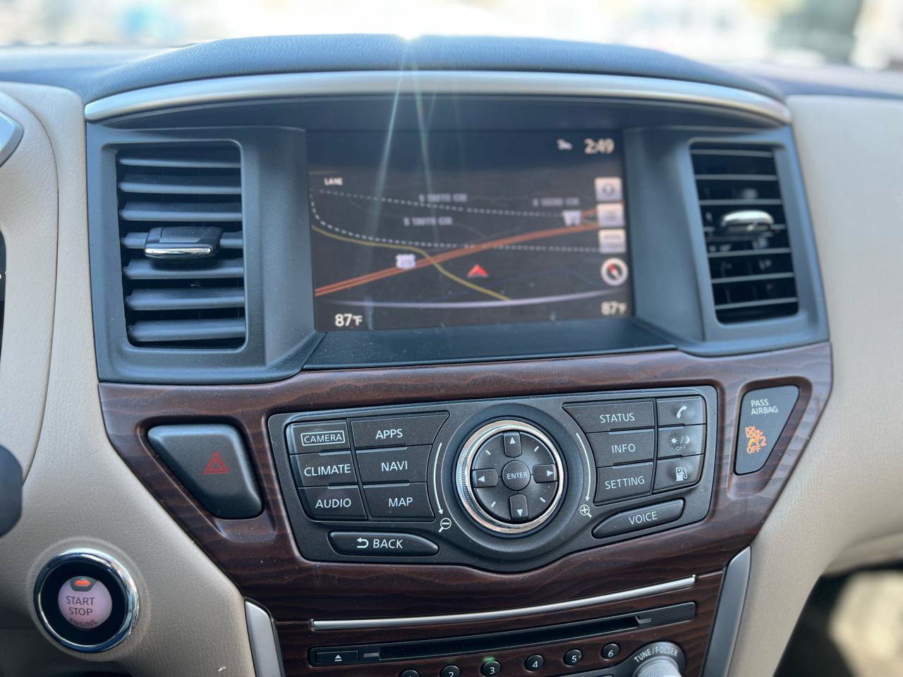 Used 2019 Nissan Pathfinder Platinum image 12