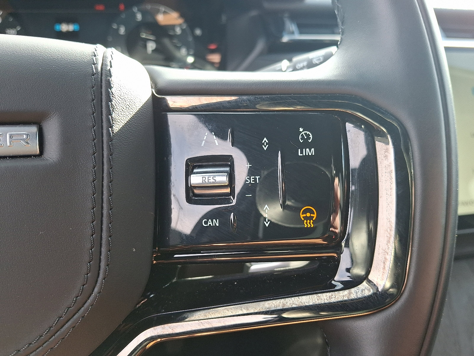 Used 2025 Land Rover Range Rover Velar S image 23