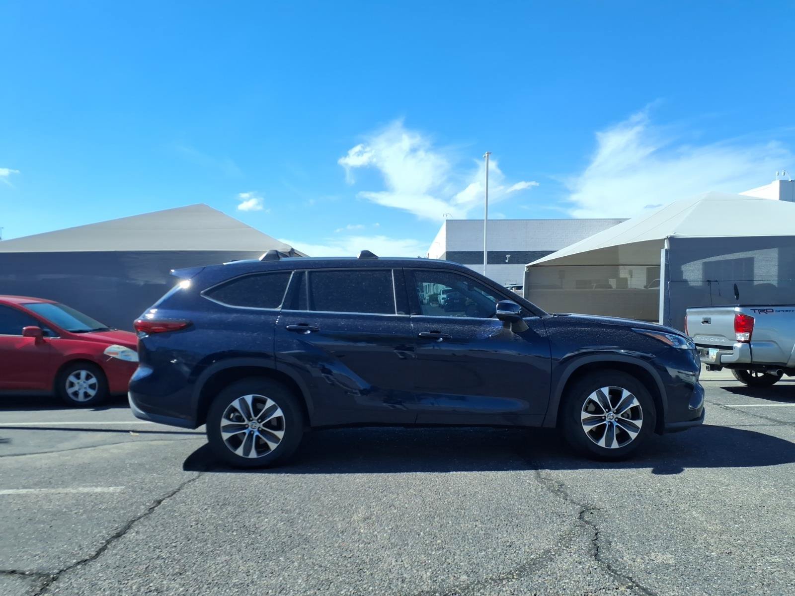 Used 2020 Toyota Highlander XLE FWD image 7