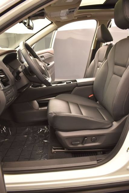 Used 2023 Nissan Rogue SL w/ SL Premium Package AWD/4WD image 9
