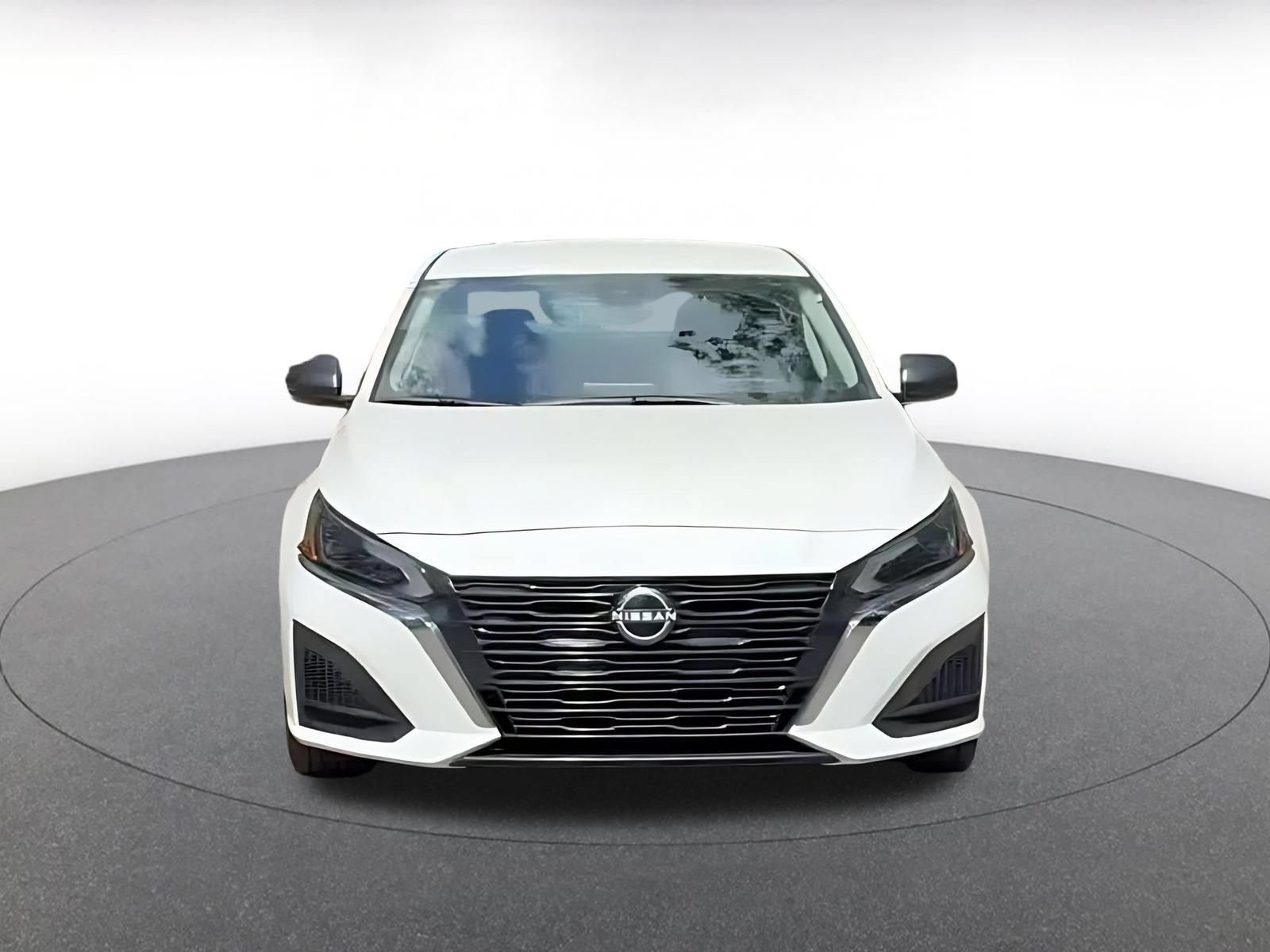 Used 2025 Nissan Altima 2.5 SV FWD image 4