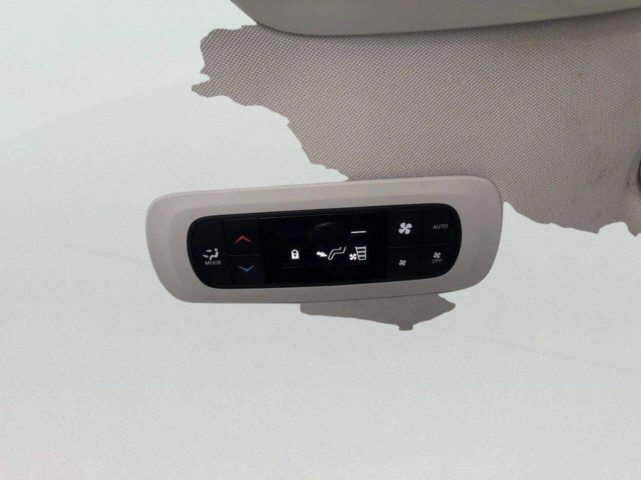 Used 2019 Chrysler Pacifica Touring-L FWD image 36