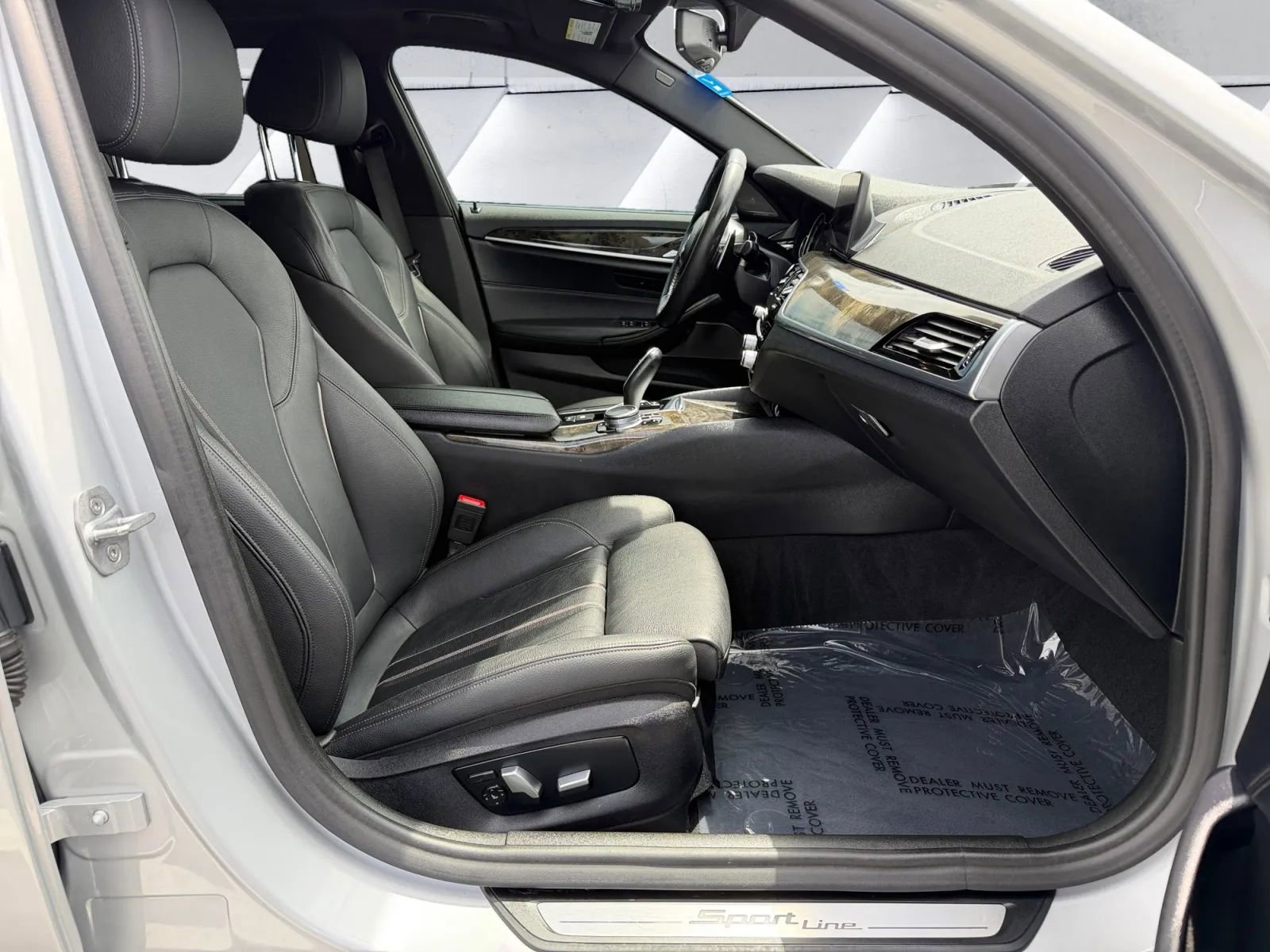 Used 2019 BMW 530i w/ Convenience Package RWD image 15