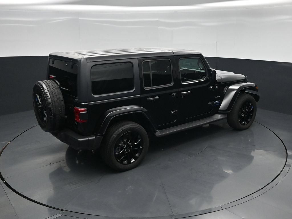 Used 2023 Jeep Wrangler Unlimited Sahara AWD/4WD image 36