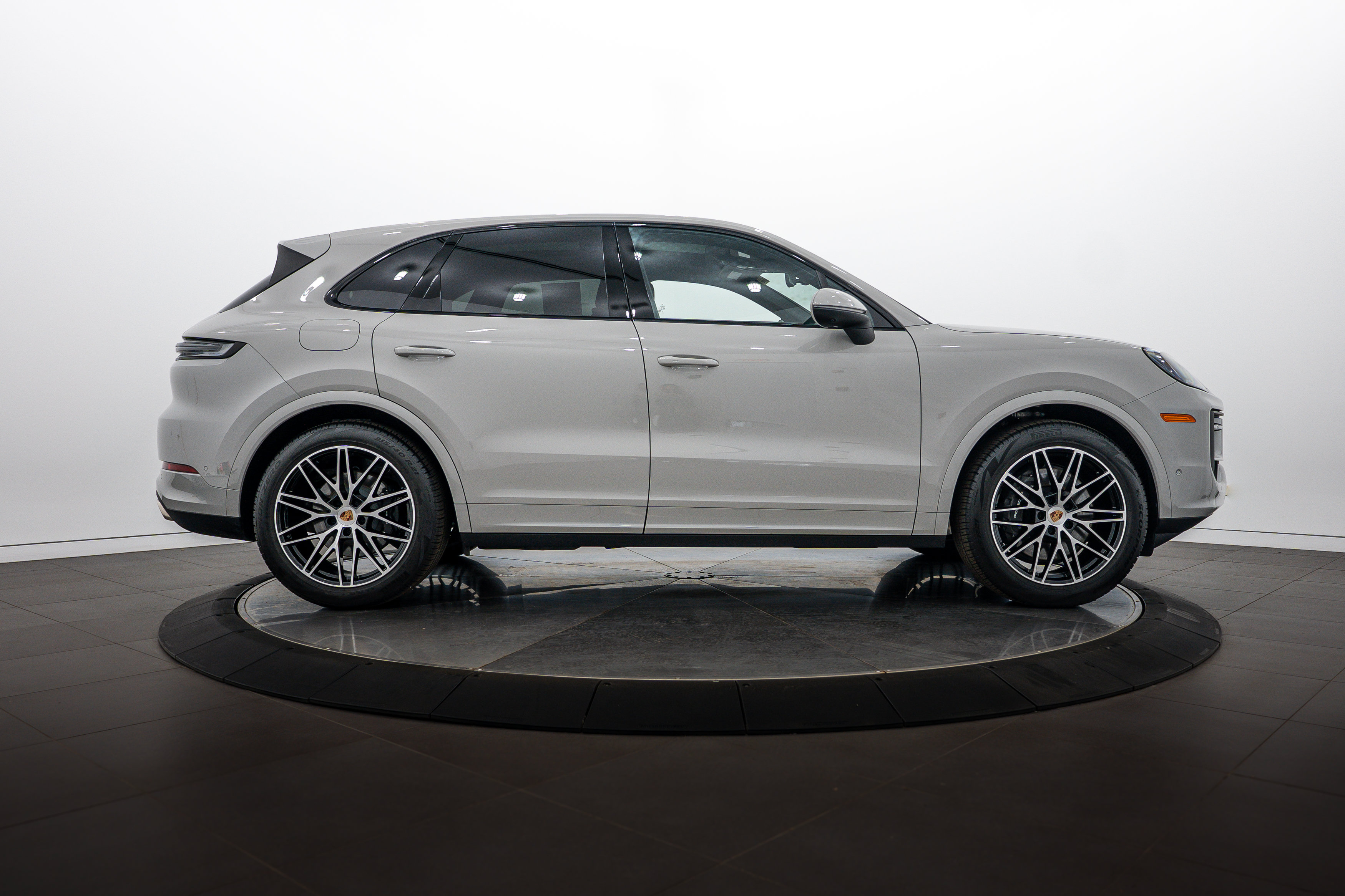Certified 2026 Porsche Cayenne AWD/4WD image 8