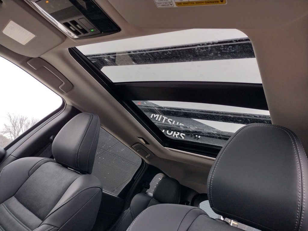 New 2026 Mitsubishi Outlander Trail Edition image 3