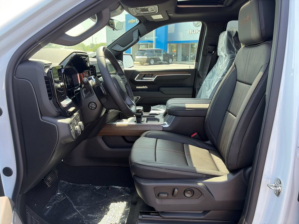 New 2026 Chevrolet Silverado 1500 High Country AWD/4WD image 15