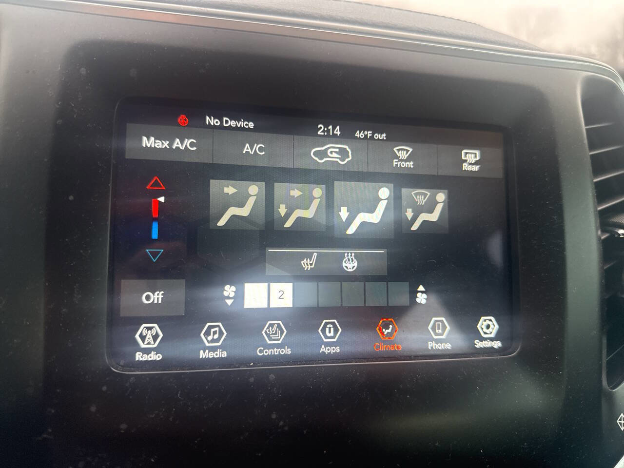 Used 2020 Jeep Cherokee Latitude w/ Cold Weather Group image 37