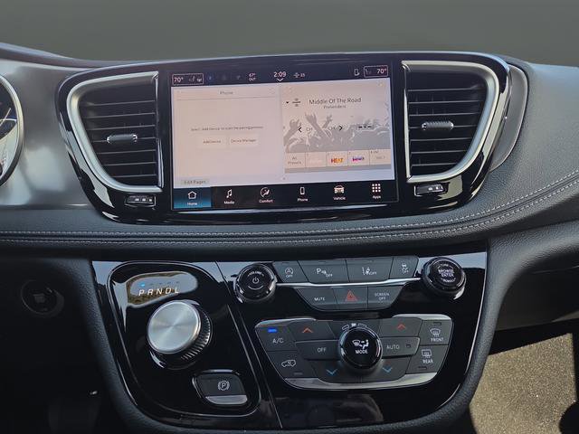 New 2026 Chrysler Pacifica Select FWD image 8
