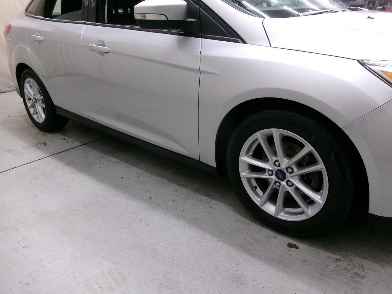 Used 2016 Ford Focus SE FWD image 10