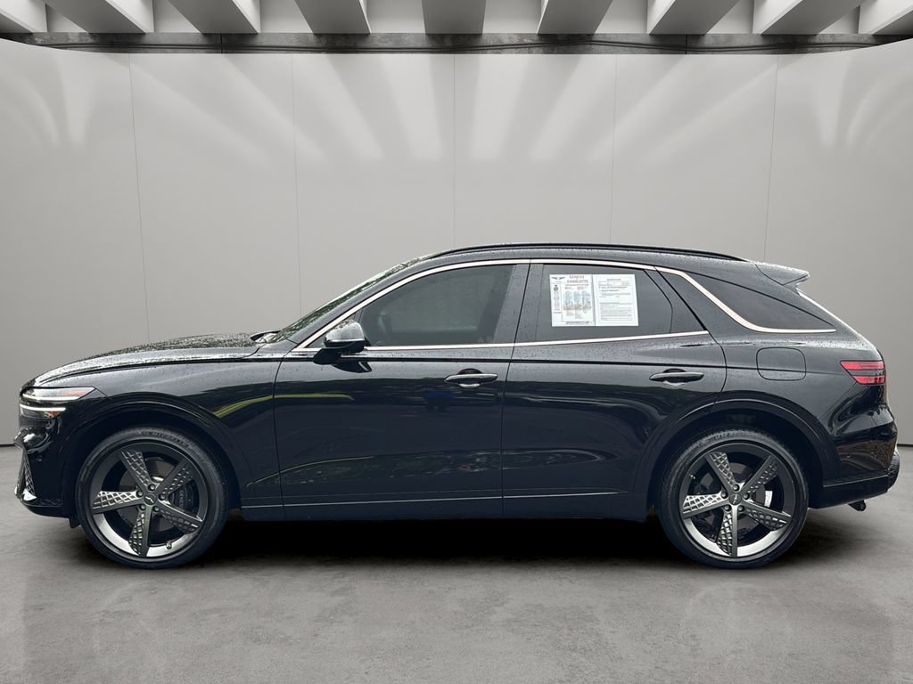 Used 2025 Genesis GV70 3.5T Sport w/ Sport Advanced Package AWD/4WD image 2