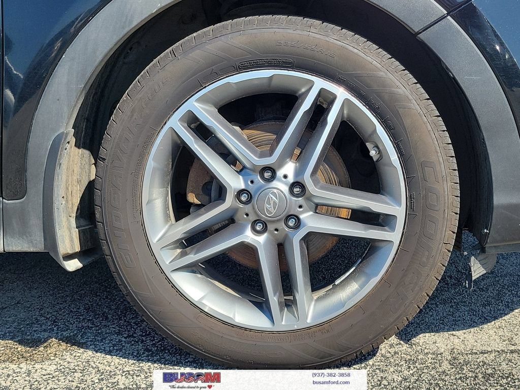 Used 2017 Hyundai Santa Fe Limited AWD/4WD image 5