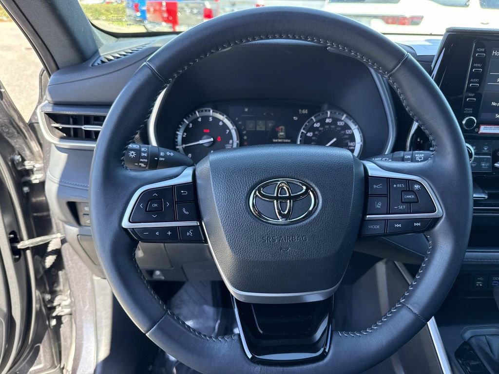 Used 2022 Toyota Highlander XSE image 44