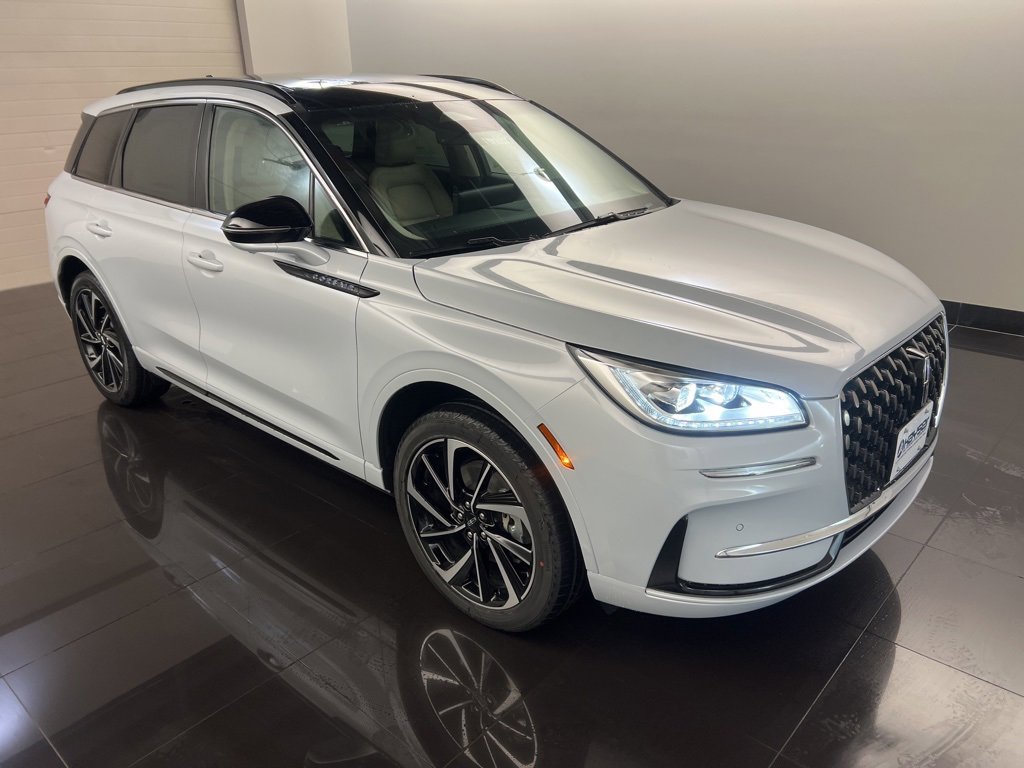 Used 2025 Lincoln Corsair Grand Touring w/ Equipment Group 302A image 1