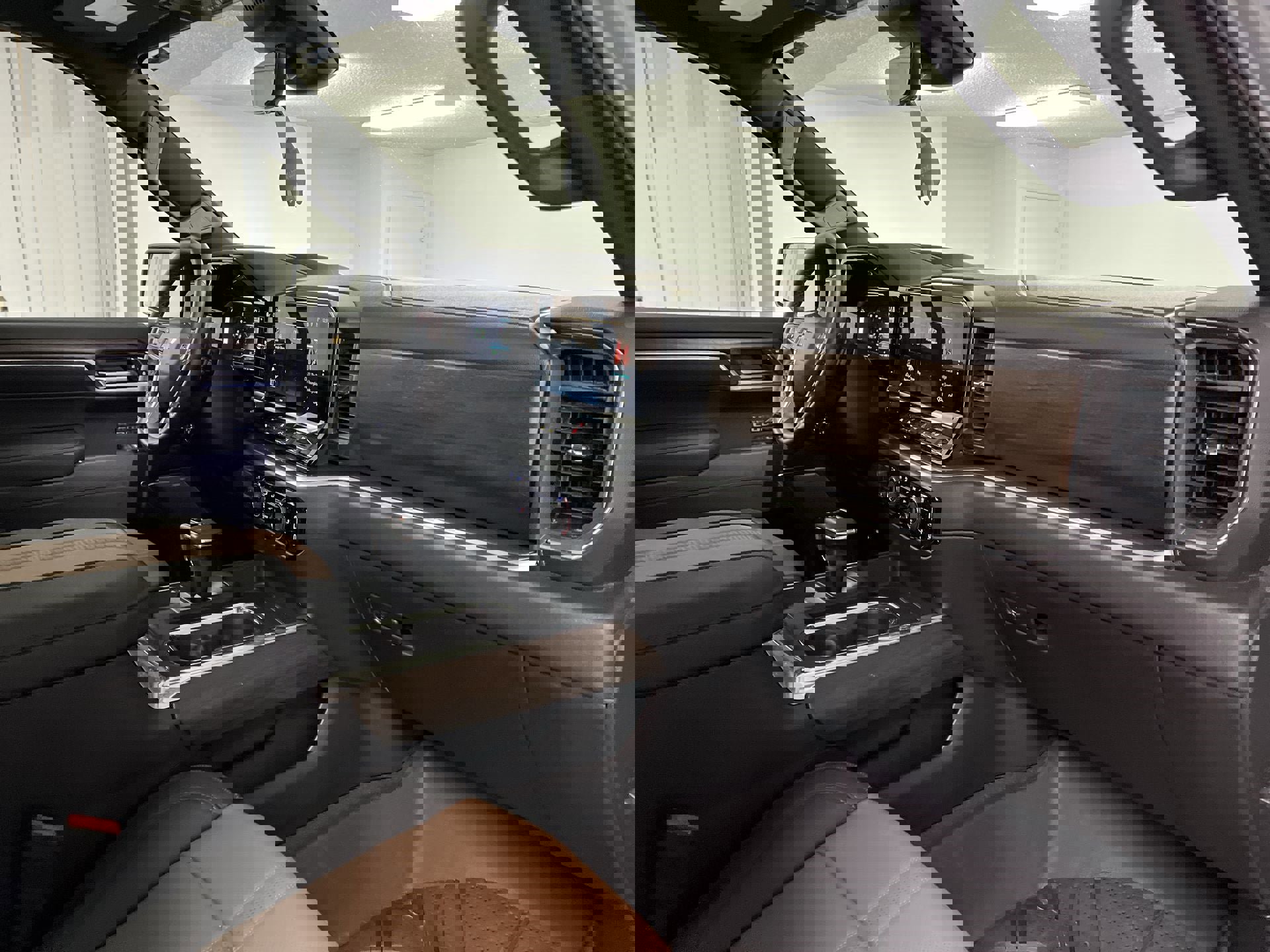 Certified 2025 Chevrolet Silverado 1500 High Country image 66