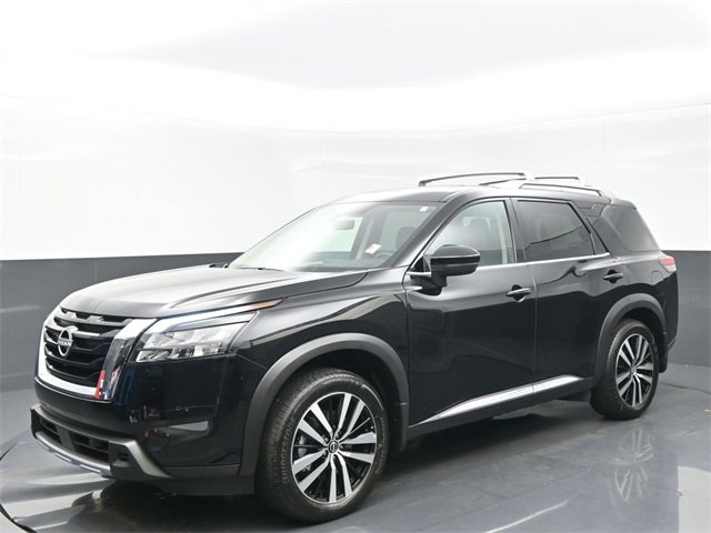 Used 2025 Nissan Pathfinder Platinum w/ Cargo Package
