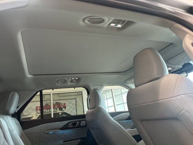 Used 2025 Ford Explorer Platinum w/ Ultimate Package AWD/4WD image 15