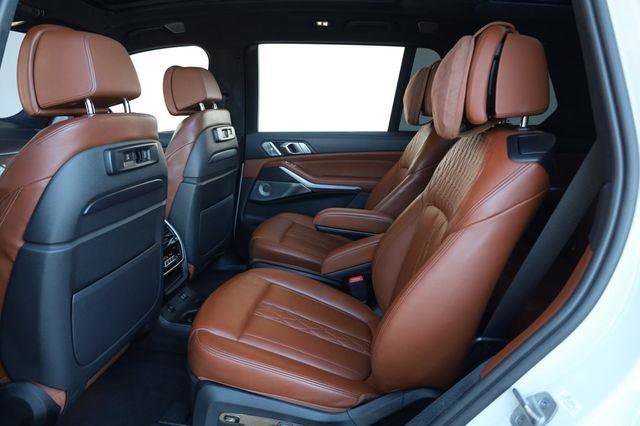 Used 2021 BMW ALPINA XB7 AWD/4WD image 22