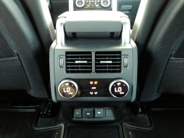 Used 2023 Land Rover Discovery S AWD/4WD image 32