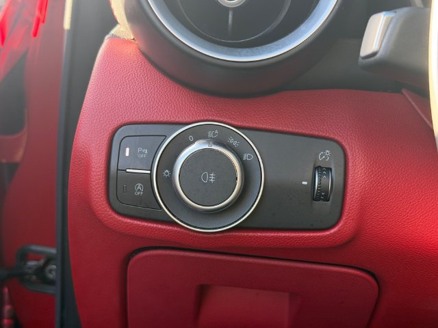 Used 2019 Alfa Romeo Giulia Quadrifoglio w/ Driver Assist Dynamic Package RWD image 30