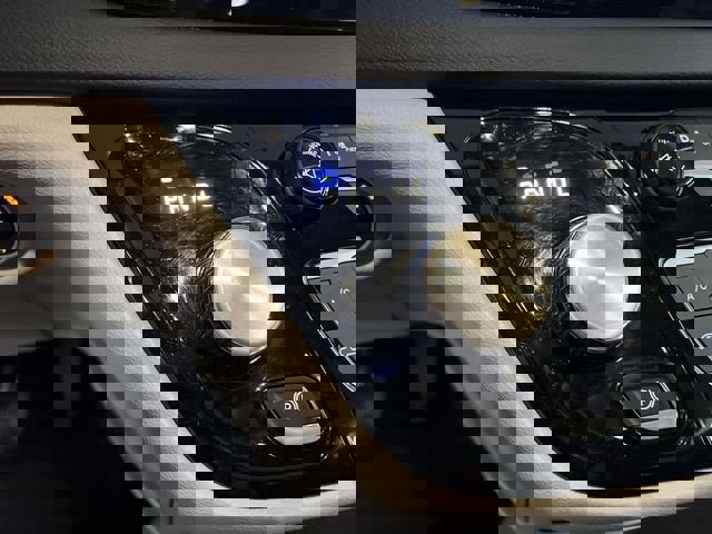 Used 2017 Chrysler Pacifica Touring-L w/ Tire & Wheel Group image 15