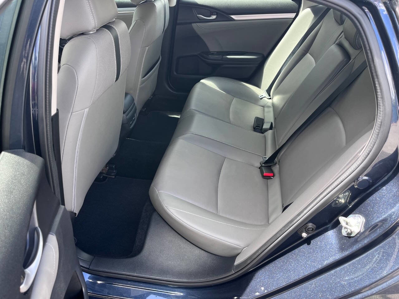 Used 2016 Honda Civic Touring image 21