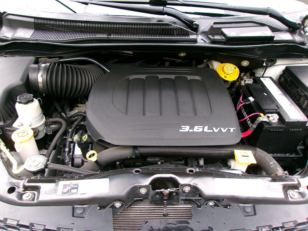 Used 2017 Dodge Grand Caravan SXT image 8