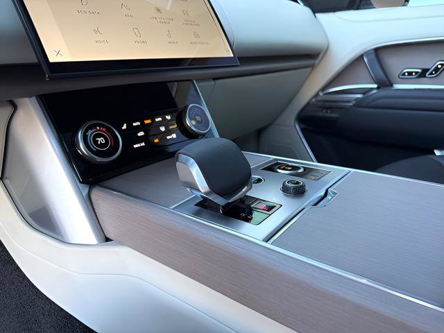 Certified 2023 Land Rover Range Rover SE image 22