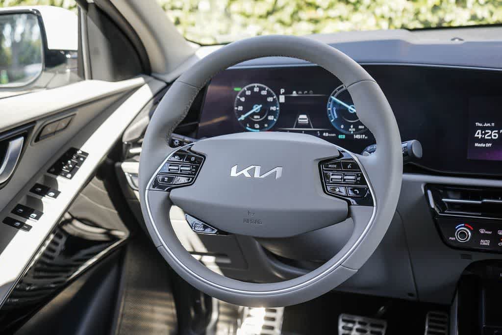 Used 2024 Kia Niro Wave w/ Wave Preserve Package FWD image 15