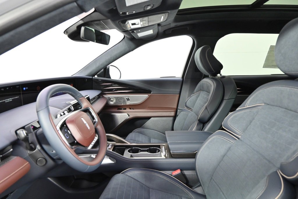 New 2026 Lincoln Nautilus Black Label image 13