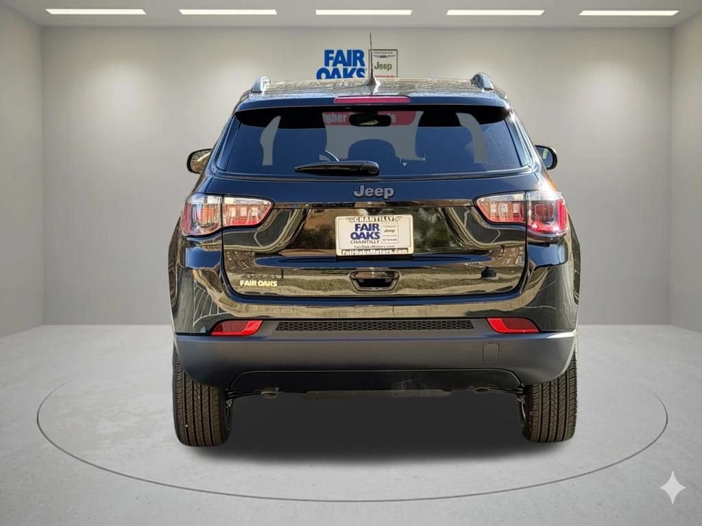 New 2026 Jeep Compass Latitude w/ Sun and Sound Group AWD/4WD image 8