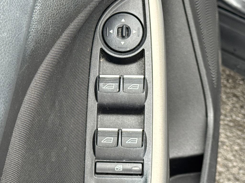 Used 2018 Ford Focus Titanium FWD image 40