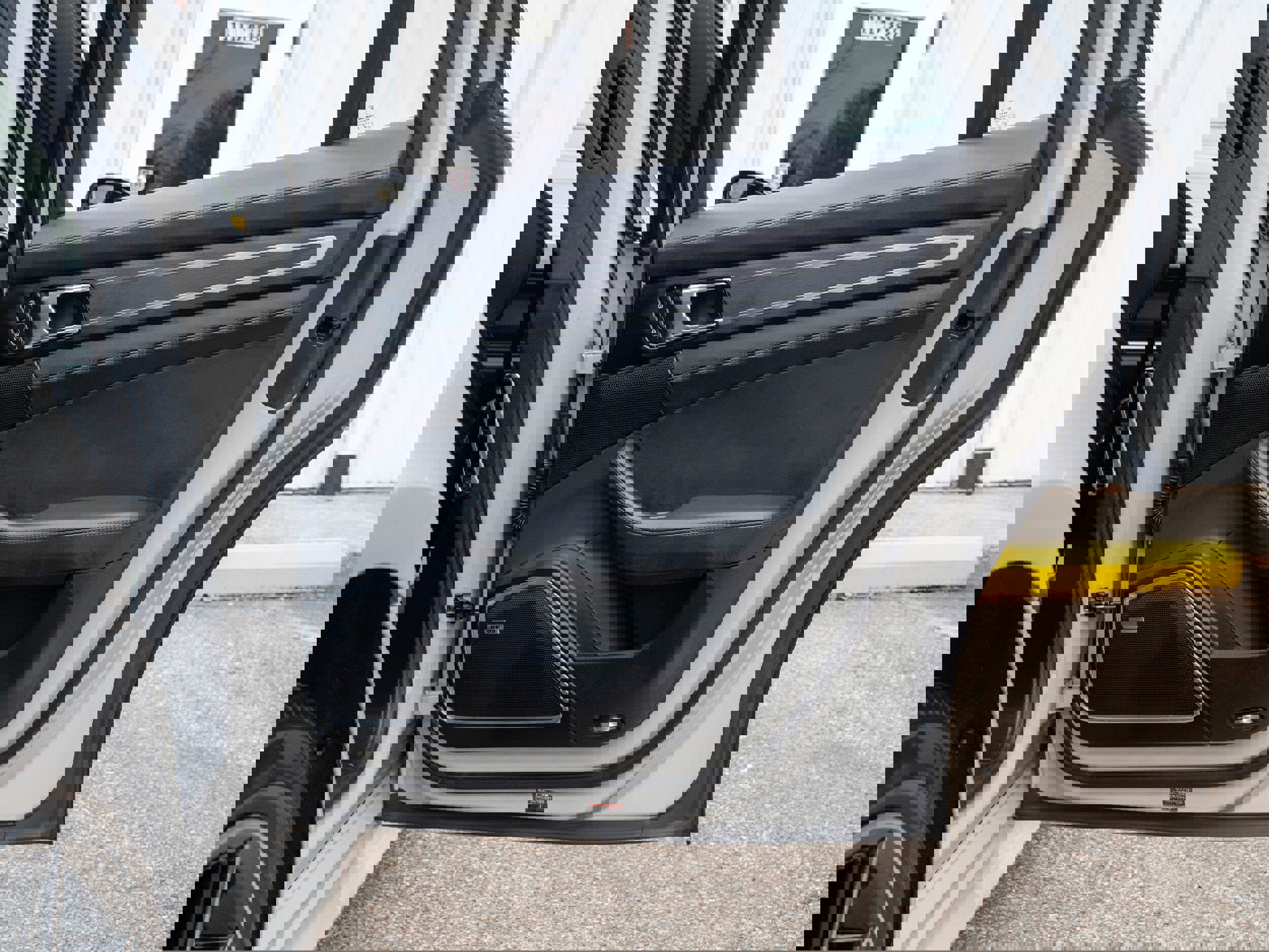 Used 2022 Porsche Panamera GTS w/ Premium Package image 37