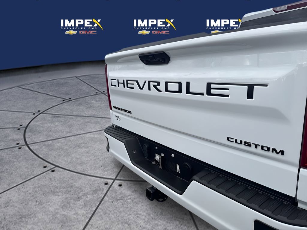 Used 2025 Chevrolet Silverado 1500 Custom w/ Turbomax Blackout Package AWD/4WD image 33