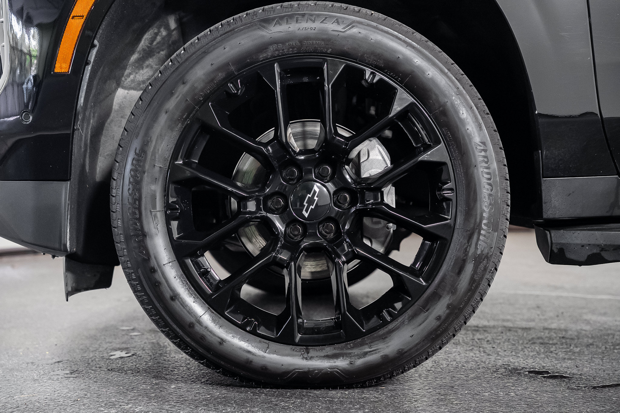 Used 2026 Chevrolet Suburban High Country AWD/4WD image 14