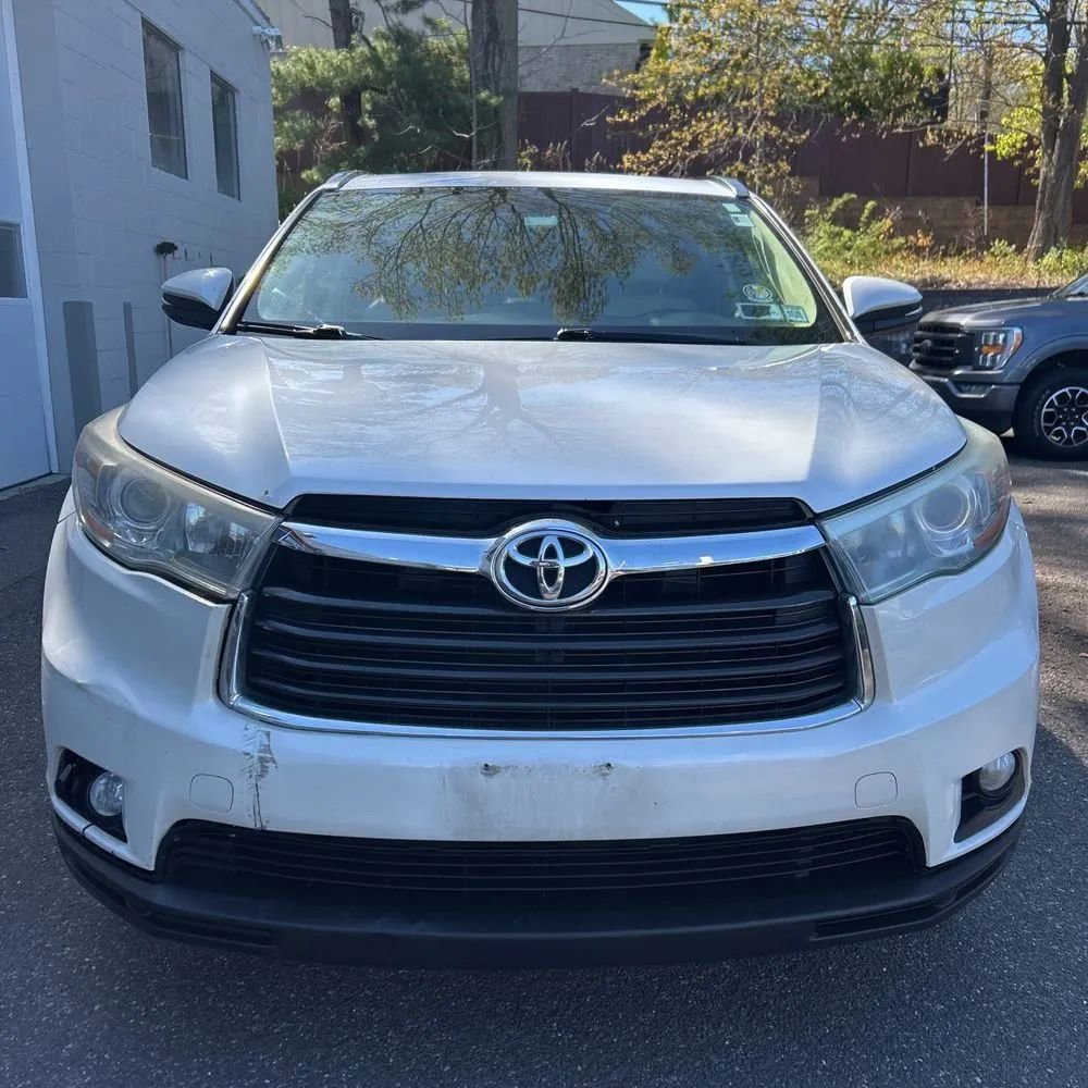 Used 2016 Toyota Highlander XLE AWD/4WD image 10
