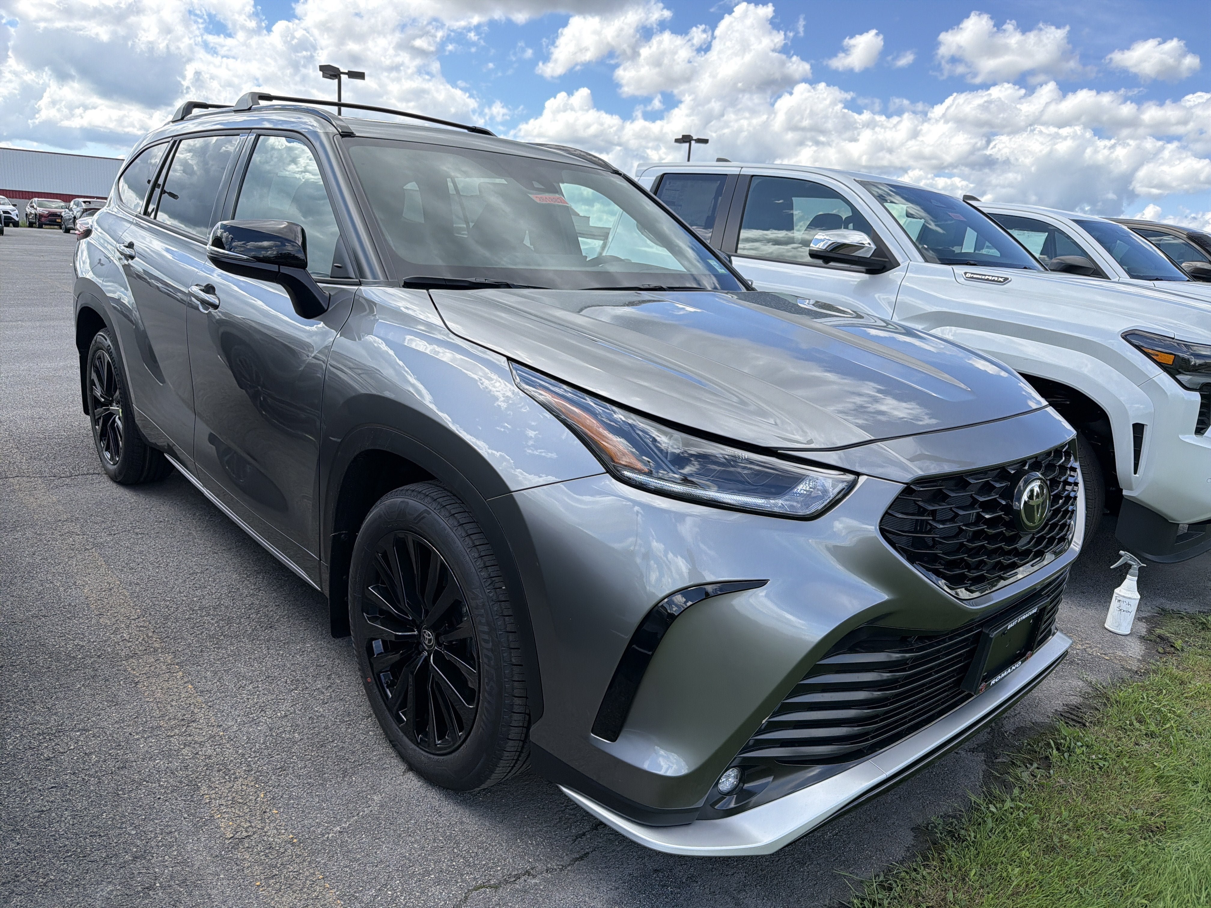 New 2026 Toyota Highlander XSE AWD/4WD image 2
