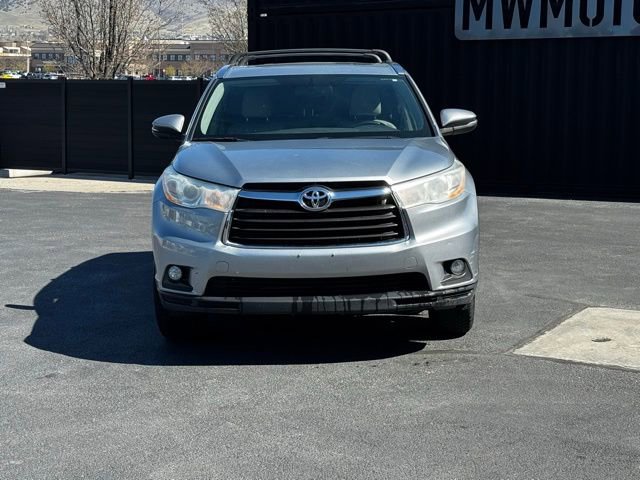 Used 2014 Toyota Highlander XLE AWD/4WD image 2
