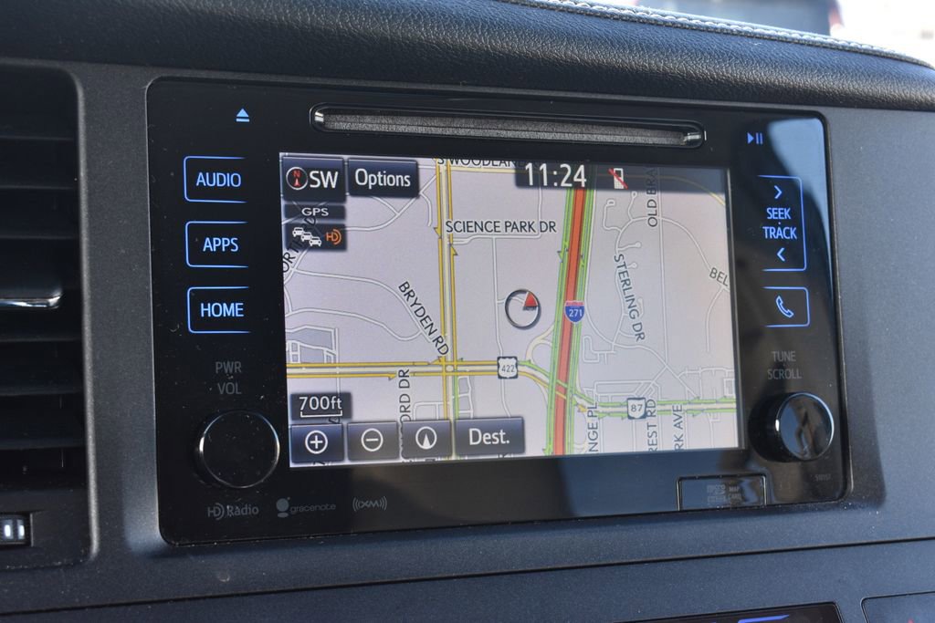 Used 2016 Toyota Sienna XLE image 22