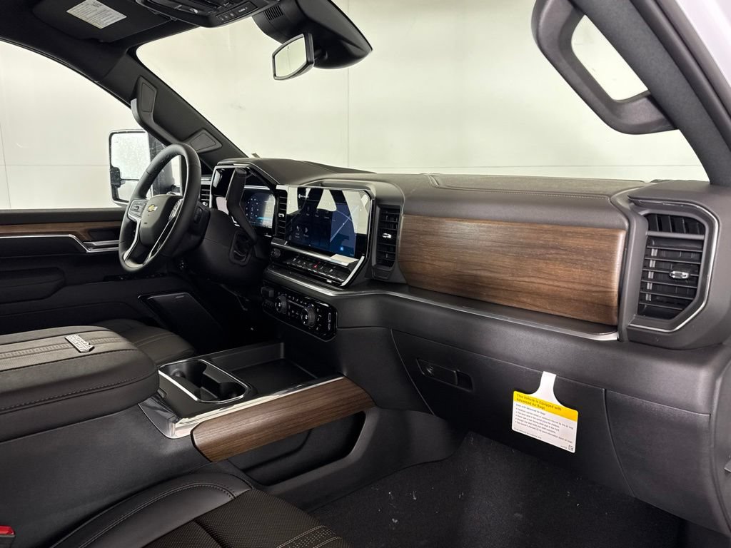 New 2026 Chevrolet Silverado 3500 High Country AWD/4WD image 32