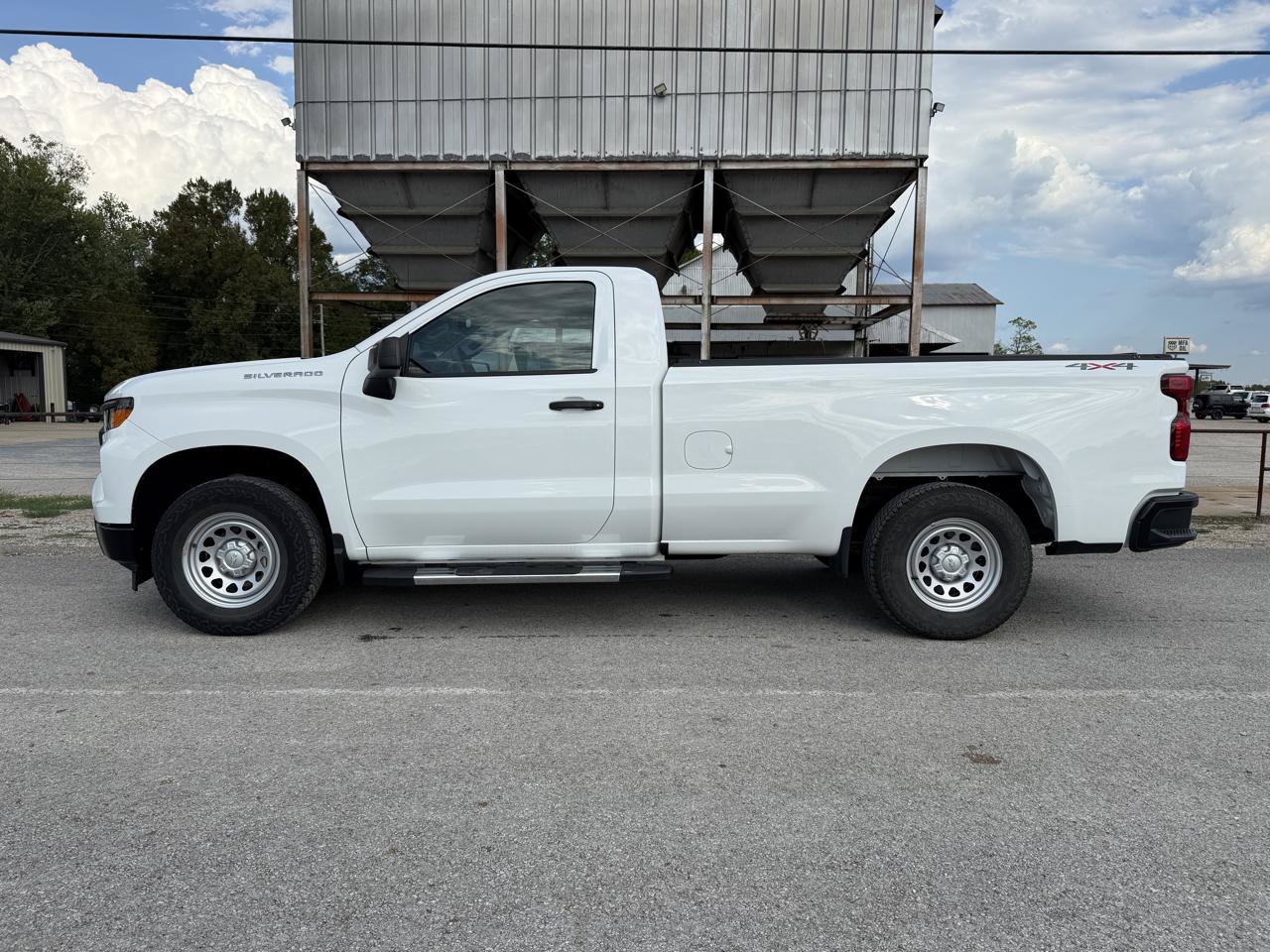 Used 2022 Chevrolet Silverado 1500 W/T w/ WT Value Package AWD/4WD image 2