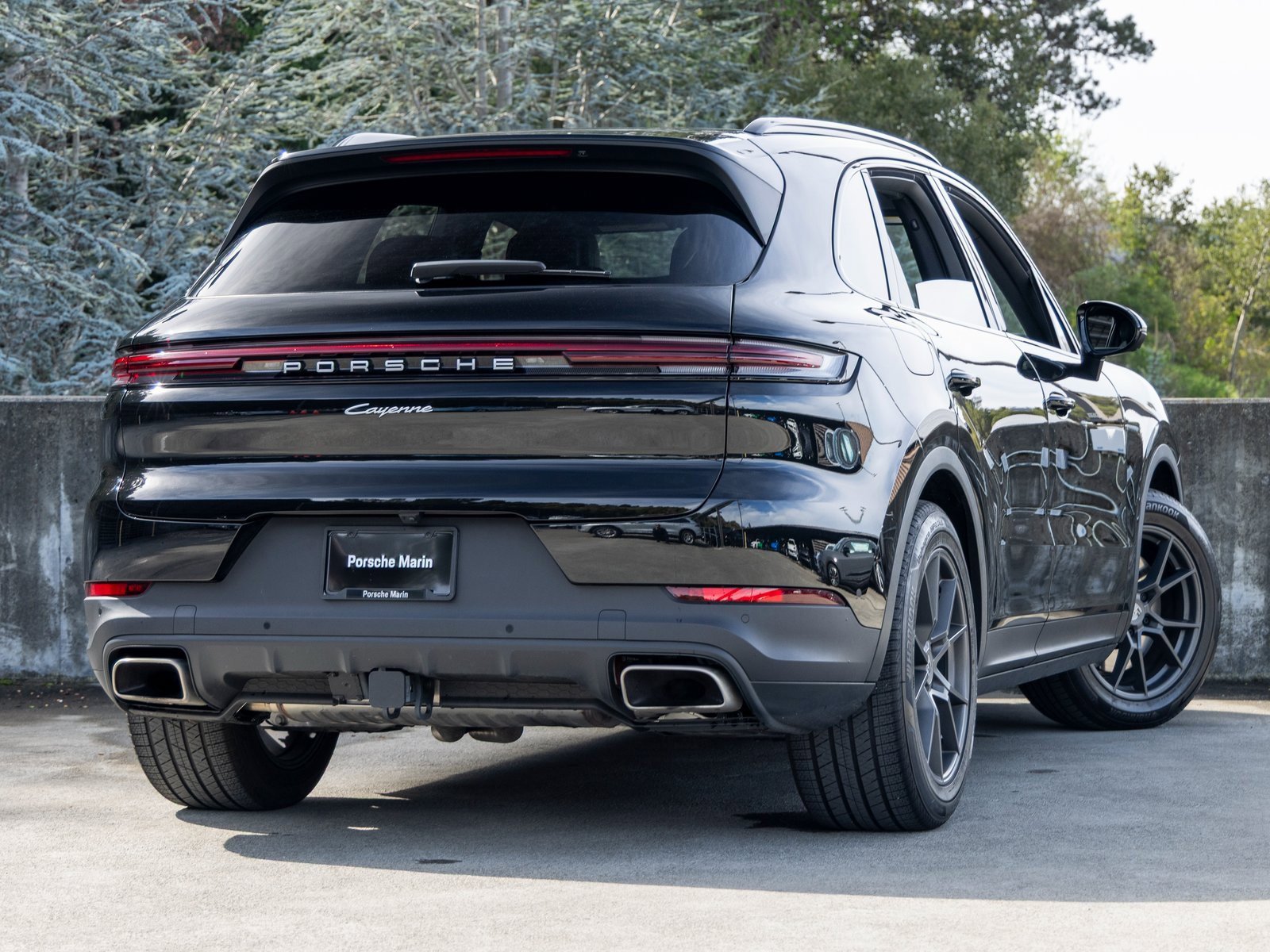 Certified 2025 Porsche Cayenne image 11