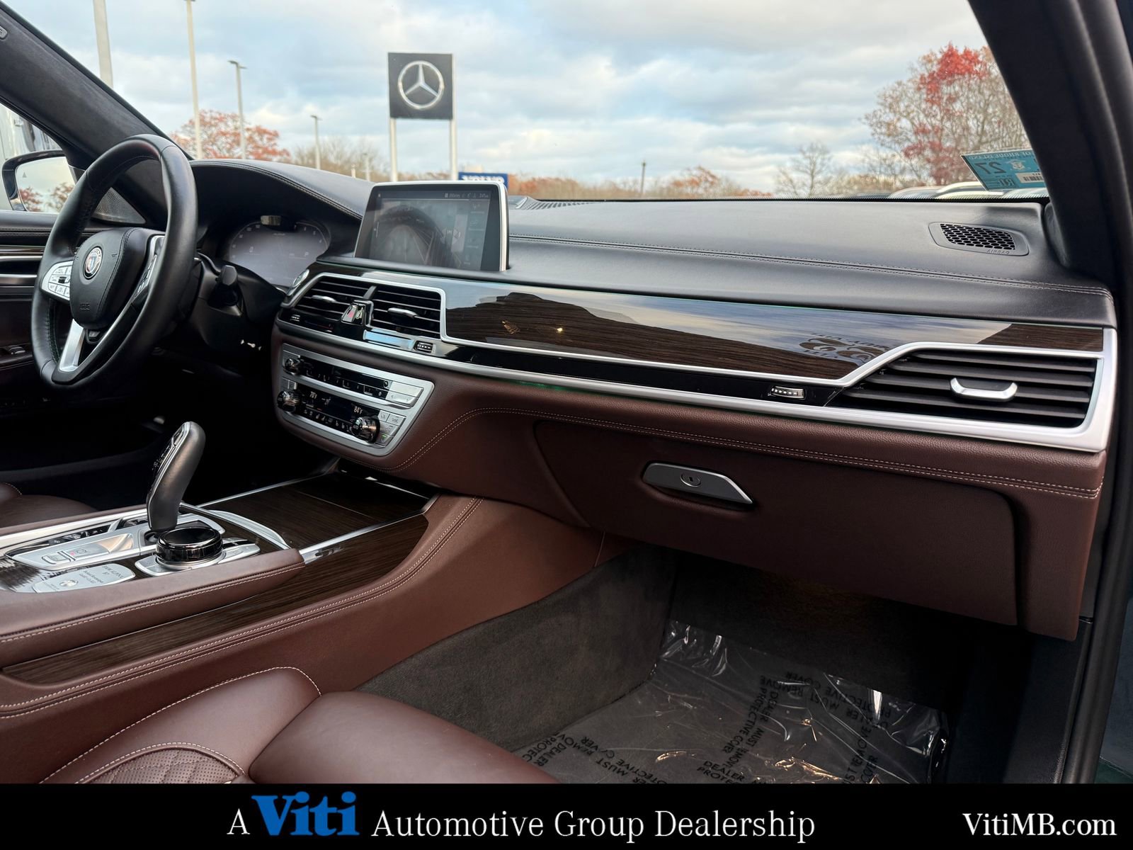 Used 2022 BMW ALPINA B7 xDrive w/ Luxury Rear Seating Package image 29