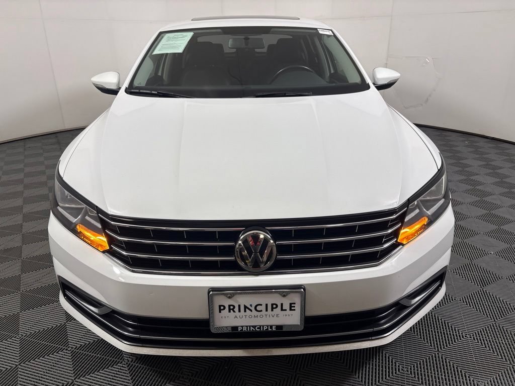 Used 2018 Volkswagen Passat 2.0T SE FWD image 3